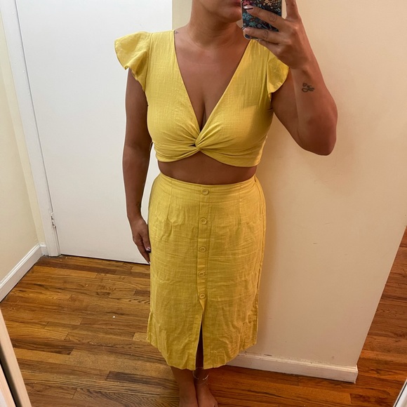 Dresses & Skirts - Two Piece crop top and skirt